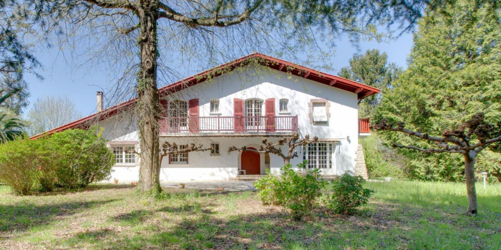 maison à ST PEE SUR NIVELLE (64310)